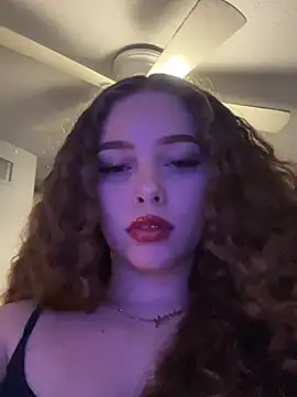 Snapshot of mariex83 chatting on 04/14/26, 03:01 mariex83 online show from 04/14/26, 03:01