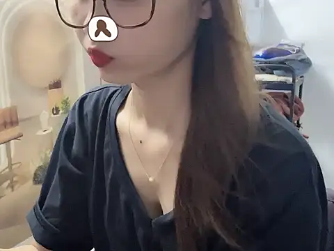 Snapshot of ___Nami___ chatting on 04/13/26, 12:54 Nami online show from 04/13/26, 12:54