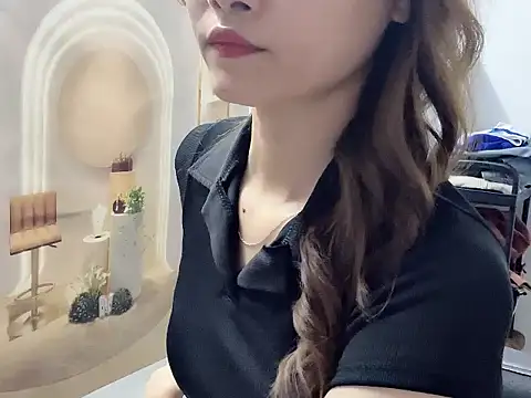 Snapshot of ___Nami___ chatting on 04/14/26, 12:33 Nami online show from 04/14/26, 12:33