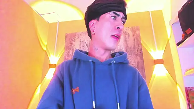 PODEROSO SAMAEL online show from 04/11/26, 03:33