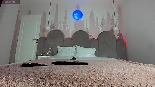 Snapshot of NolaDonovan chatting on 04/06/26, 07:26 NolaDonovan online show from 04/06/26, 07:26