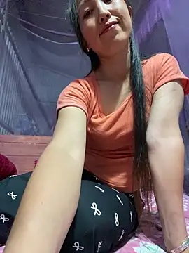 Huonglyna online show from 04/15/26, 02:13