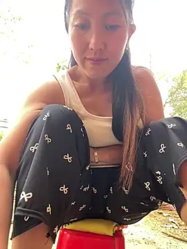 Huonglyna online show from 04/16/26, 07:20