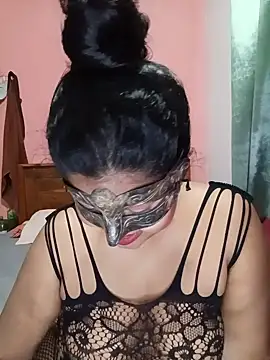 Snapshot of Maskedcurves chatting on 06/10/26, 08:24 Maskedcurves online show from 06/10/26, 08:24