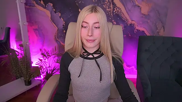 MelaniiePlay online show from 05/29/26, 01:42
