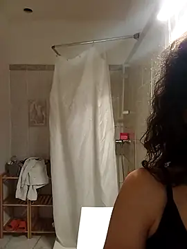 Snapshot of Lolaa92i chatting on 04/08/26, 08:20 Lolaa92i online show from 04/08/26, 08:20