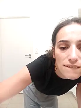 Snapshot of Lolaa92i chatting on 04/11/26, 12:59 Lolaa92i online show from 04/11/26, 12:59