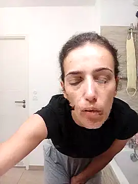 Snapshot of Lolaa92i chatting on 04/11/26, 10:30 Lolaa92i online show from 04/11/26, 10:30