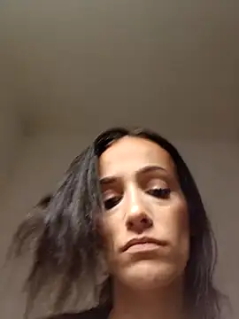 Snapshot of Lolaa92i chatting on 04/14/26, 12:00 Lolaa92i online show from 04/14/26, 12:00