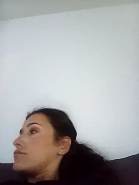 Snapshot of Lolaa92i chatting on 04/16/26, 12:33 Lolaa92i online show from 04/16/26, 12:33