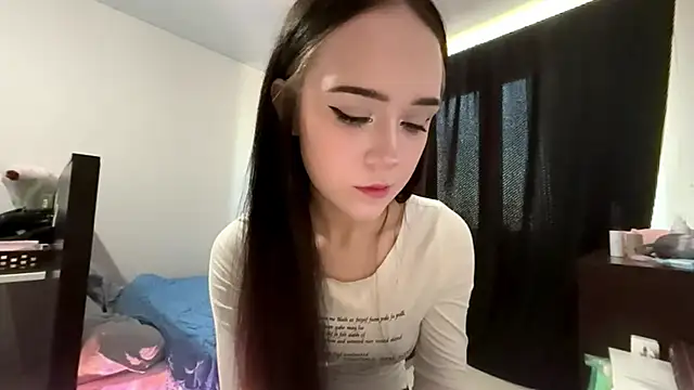 Adeline star online show from 04/17/26, 08:39