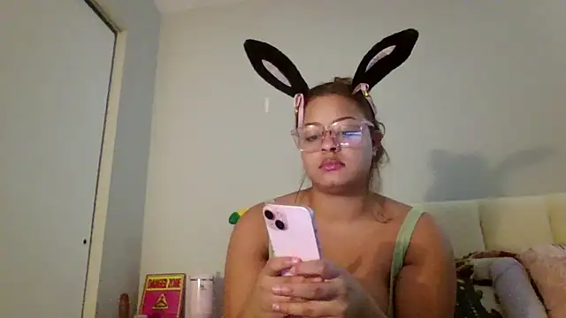 madzbailey online show from 04/06/26, 04:46