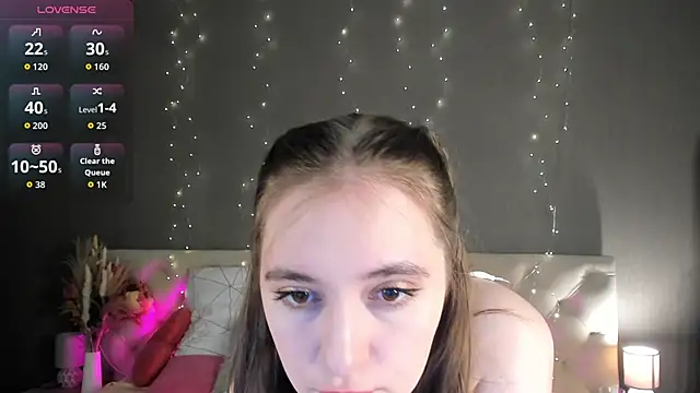 Snapshot of Amy-Desiree chatting on 04/13/26, 01:00 Amy-Desiree online show from 04/13/26, 01:00