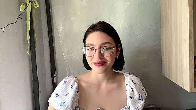 Snapshot of SinfulStarlight chatting on 04/03/26, 08:23 SinfulStarlight online show from 04/03/26, 08:23