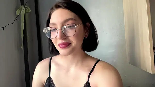 Snapshot of SinfulStarlight chatting on 04/04/26, 05:27 SinfulStarlight online show from 04/04/26, 05:27