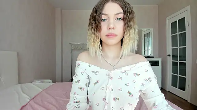 uma like online show from 04/07/26, 08:48