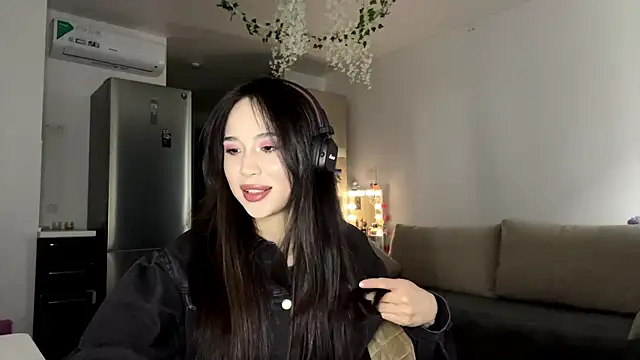 Elizabetswan online show from 04/14/26, 11:49