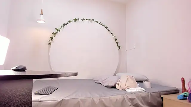 lunaangel22 online show from 04/14/26, 07:31