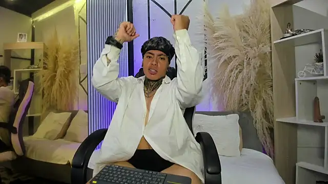 Snapshot of CasperMilers chatting on 04/10/26, 12:21 CasperMilers online show from 04/10/26, 12:21