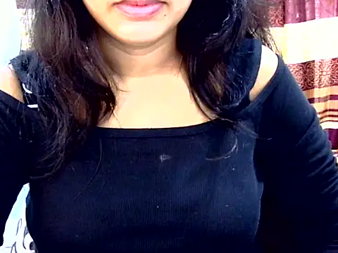 Noor Zarin online show from 04/13/26, 01:44