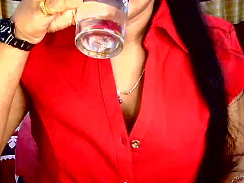 Noor Zarin online show from 04/15/26, 07:58