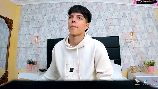 Snapshot of DamiaanXx chatting on 04/11/26, 12:53 DamiaanXx online show from 04/11/26, 12:53