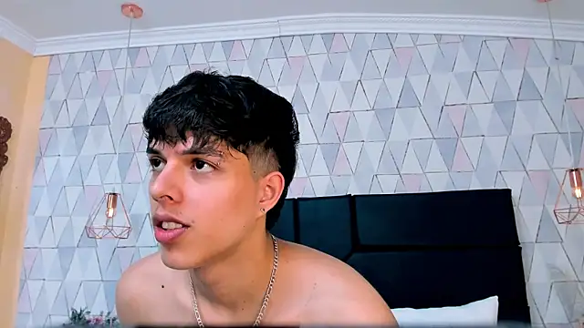 Snapshot of DamiaanXx chatting on 04/14/26, 12:22 DamiaanXx online show from 04/14/26, 12:22