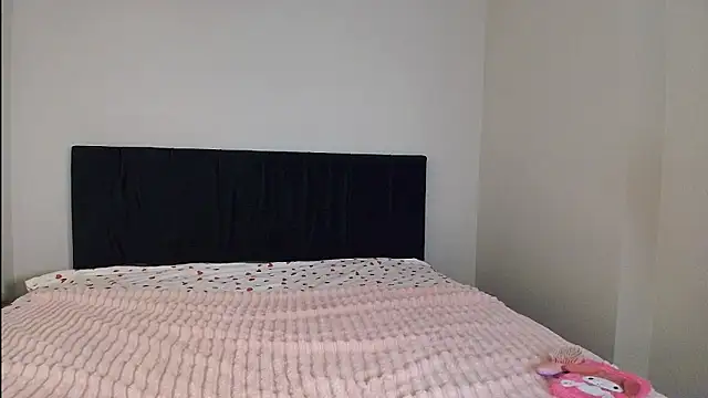 sayanim0 online show from 04/15/26, 01:18