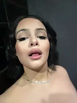 MiaKittyx0 online show from 05/18/26, 01:13