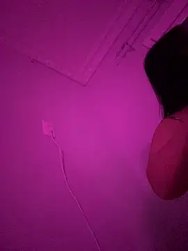 MiaKittyx0 online show from 06/04/26, 05:30