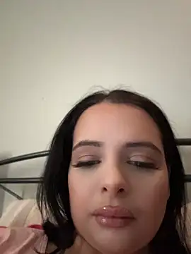 MiaKittyx0 online show from 08/03/26, 10:54