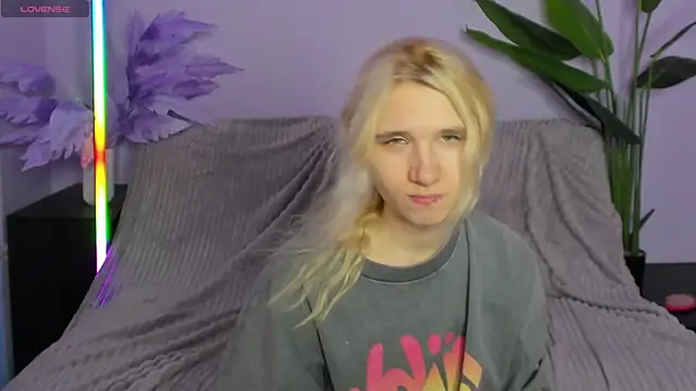 Kitty Blondie online show from 04/06/26, 04:46