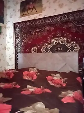 Snapshot of AuroKaria chatting on 04/14/26, 01:28 AuroKaria online show from 04/14/26, 01:28