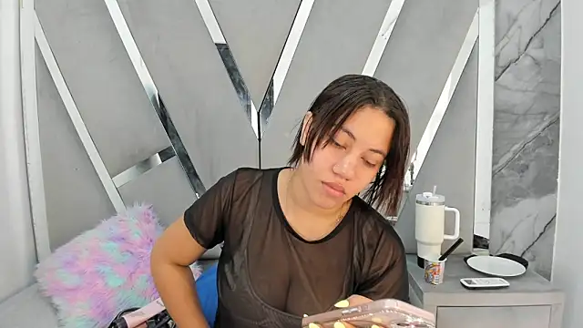 Daphne cuteht online show from 04/11/26, 01:04