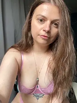 Snapshot of luskydream chatting on 04/09/26, 04:45 luskydream online show from 04/09/26, 04:45