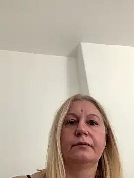 MilaLila204 online show from 04/21/26, 09:37