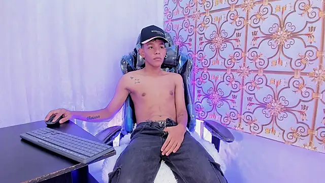 SlimLatino  online show from 04/06/26, 12:50