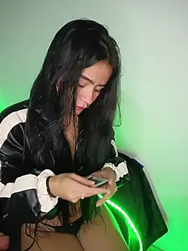 Snapshot of Mia_Flamee chatting on 04/11/26, 11:03 Mia Flamee online show from 04/11/26, 11:03