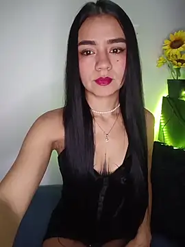 Snapshot of Mia_Flamee chatting on 04/14/26, 11:33 Mia Flamee online show from 04/14/26, 11:33