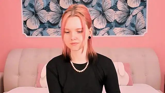 Snapshot of Lina_Veyra chatting on 04/10/26, 01:38 Lina Veyra online show from 04/10/26, 01:38