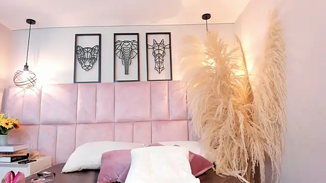 Vaithiare stone online show from 04/05/26, 12:13