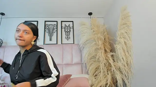 Vaithiare stone online show from 04/06/26, 12:17