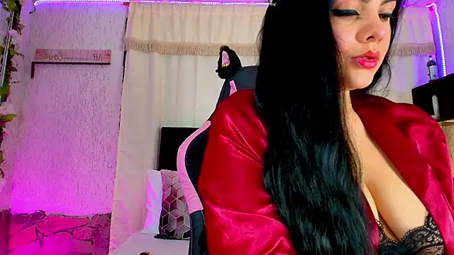 Snapshot of molly_bick chatting on 04/12/26, 03:33 molly bick online show from 04/12/26, 03:33