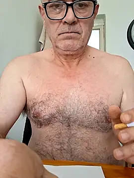 julenvcia online show from 04/30/26, 01:28