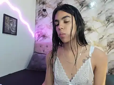 Kim strawberry online show from 04/07/26, 10:59