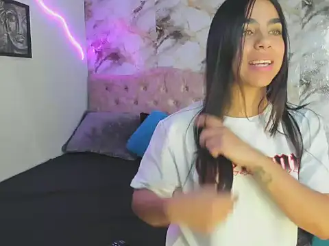 Kim strawberry online show from 04/11/26, 04:00