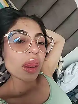 Lucietakeme online show from 06/09/26, 07:47