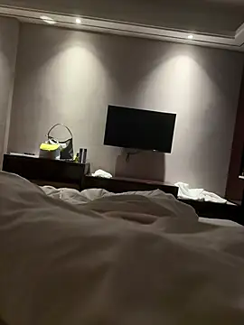 Snapshot of L7D8521 chatting on 04/06/26, 01:03 L7D8521 online show from 04/06/26, 01:03