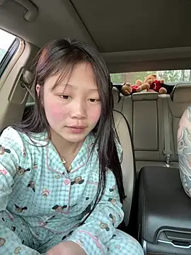 Snapshot of L7D8521 chatting on 04/15/26, 09:27 L7D8521 online show from 04/15/26, 09:27