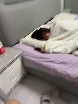 Snapshot of L7D8521 chatting on 04/16/26, 02:29 L7D8521 online show from 04/16/26, 02:29